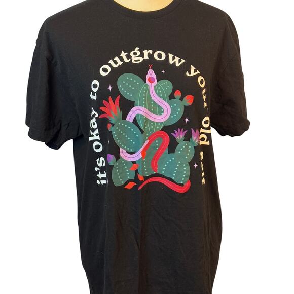 Hot Topic Forensics & Flowers Graphic Tee Outgrow Snake Shirt Black Large - Picture 1 of 6